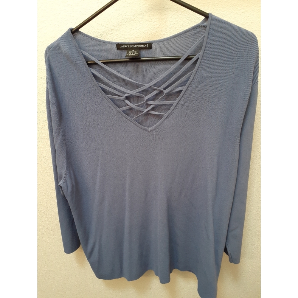 Larry Levine Woman Lattice Blouse